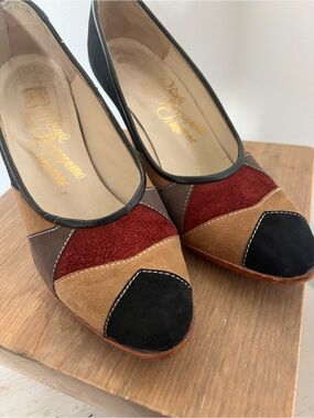 Vintage 60’s suede leather pumps Rosina Ferragamo Schiavone Athens Greece